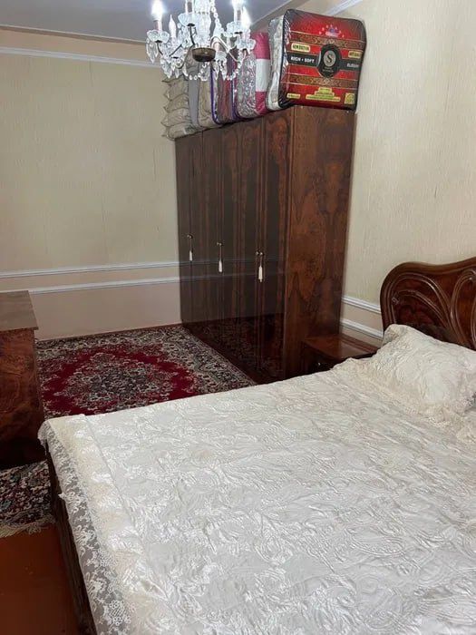 продаётся 5-комнатная квартира в алмазарском районе, кора-камыш 1/4!