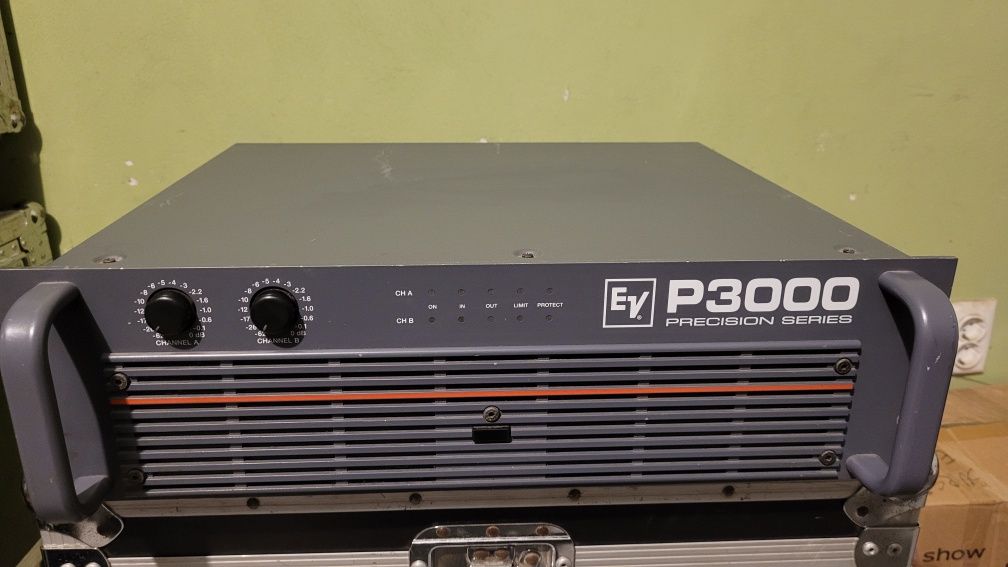Amplificator Electrovoice P3000