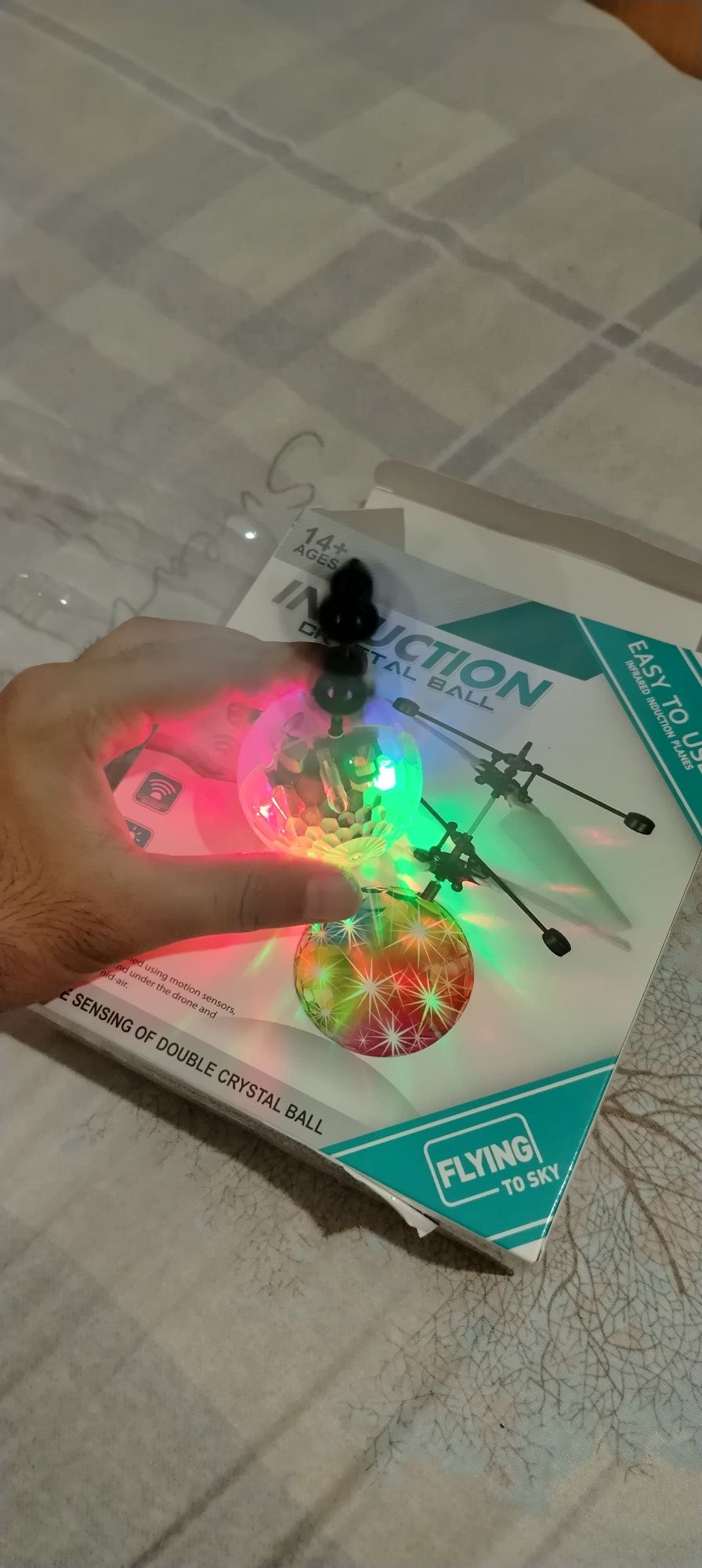 O'zi uchar sharlar sifatlisi sinmaydi