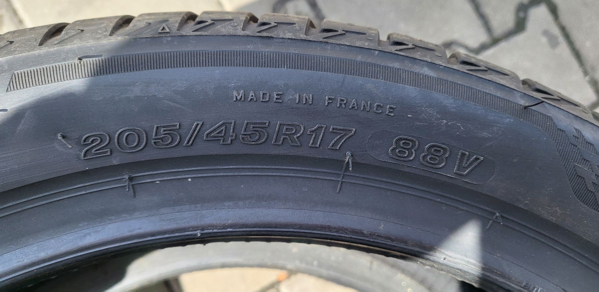 Anvelope turism vara noi Bridgestone 205 45 17