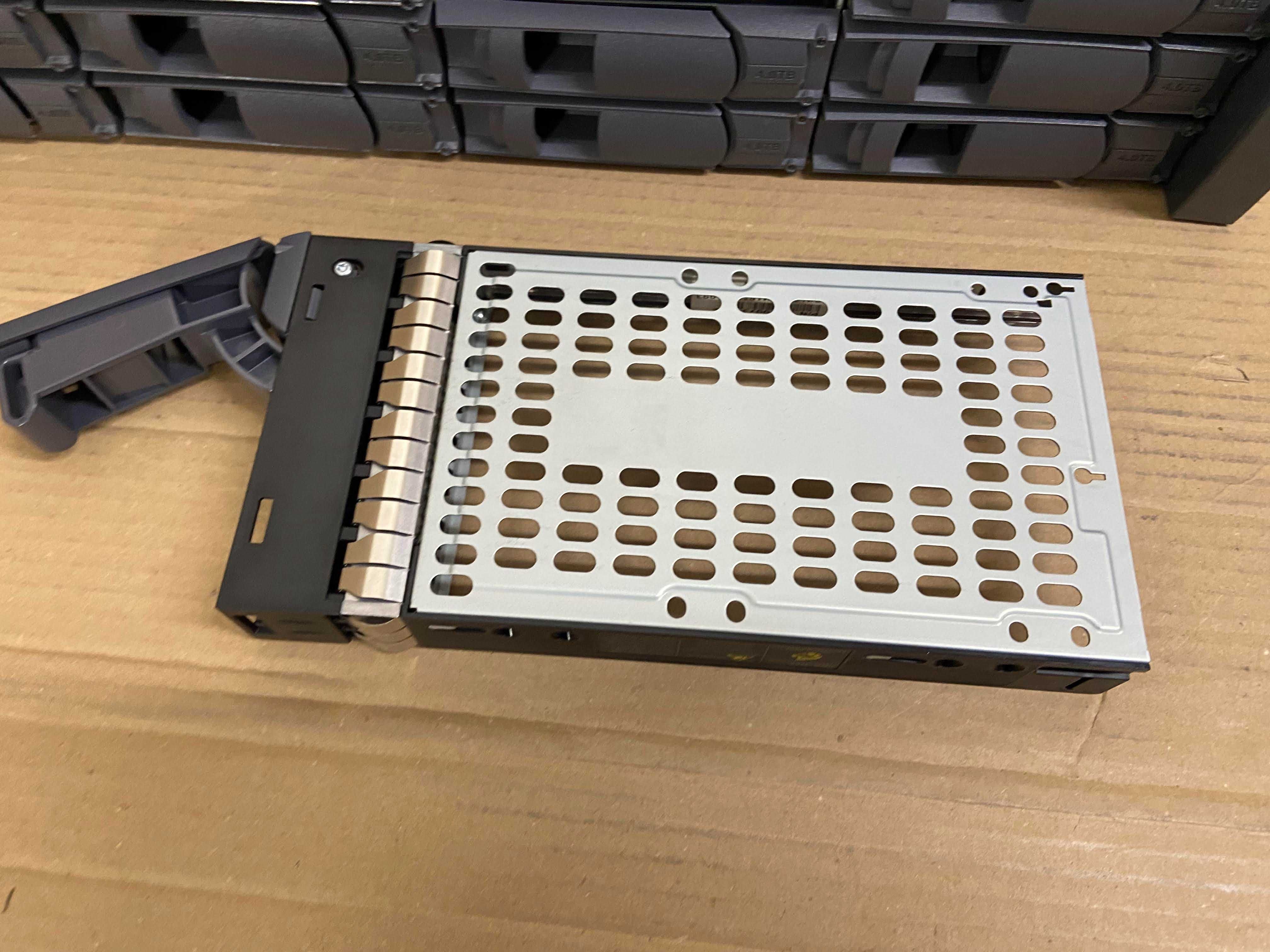 Сторидж NetApp FAS2620 12 x 3.5" SAS SATA, 10GbE iSCSI FC