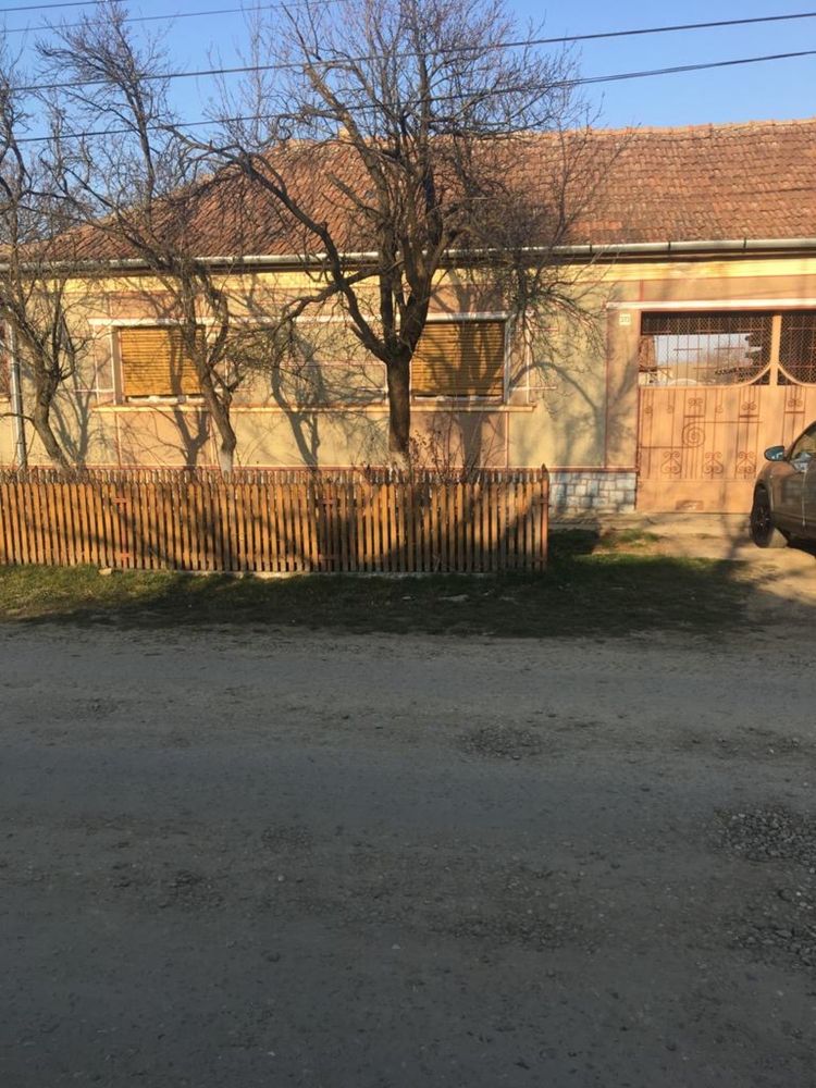 Vand casa cu teren sat Livada de Bihor centru