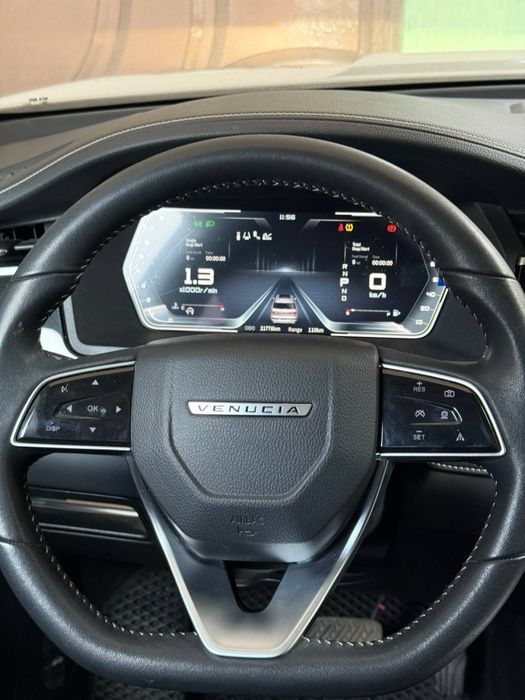 Nissan Venucia Продается