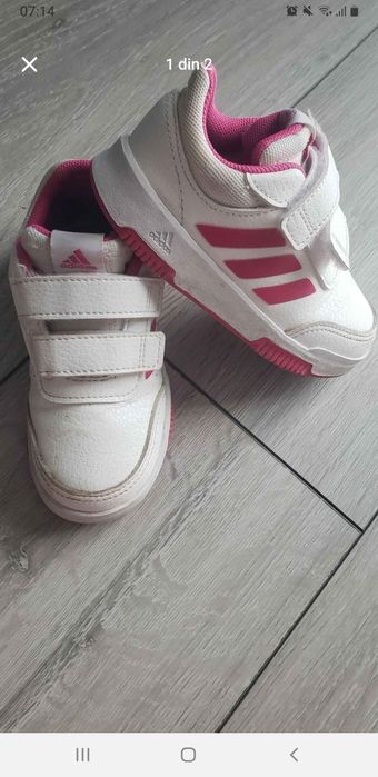 Vand adidasi marimea 24, 45 lei.