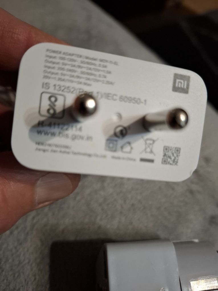 Оригинално зарядно Xiaomi 64 W .