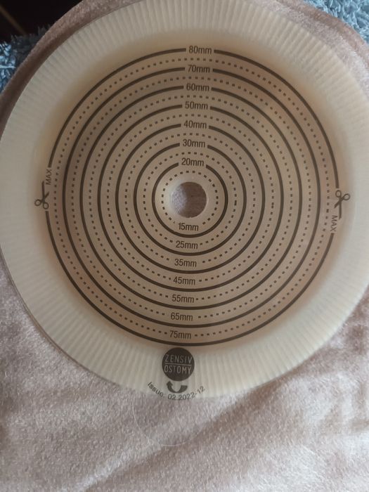 Pungi colostoma cu evacuare