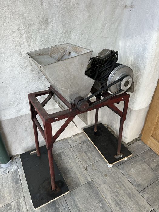 Tocator fructe cu motor trifazic