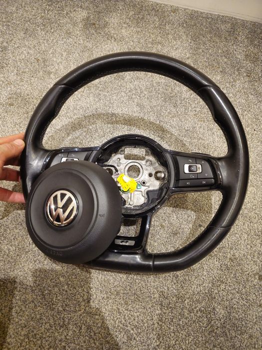 Vand volan r line care se potrivește pe toată gama vag..citiți anuntul