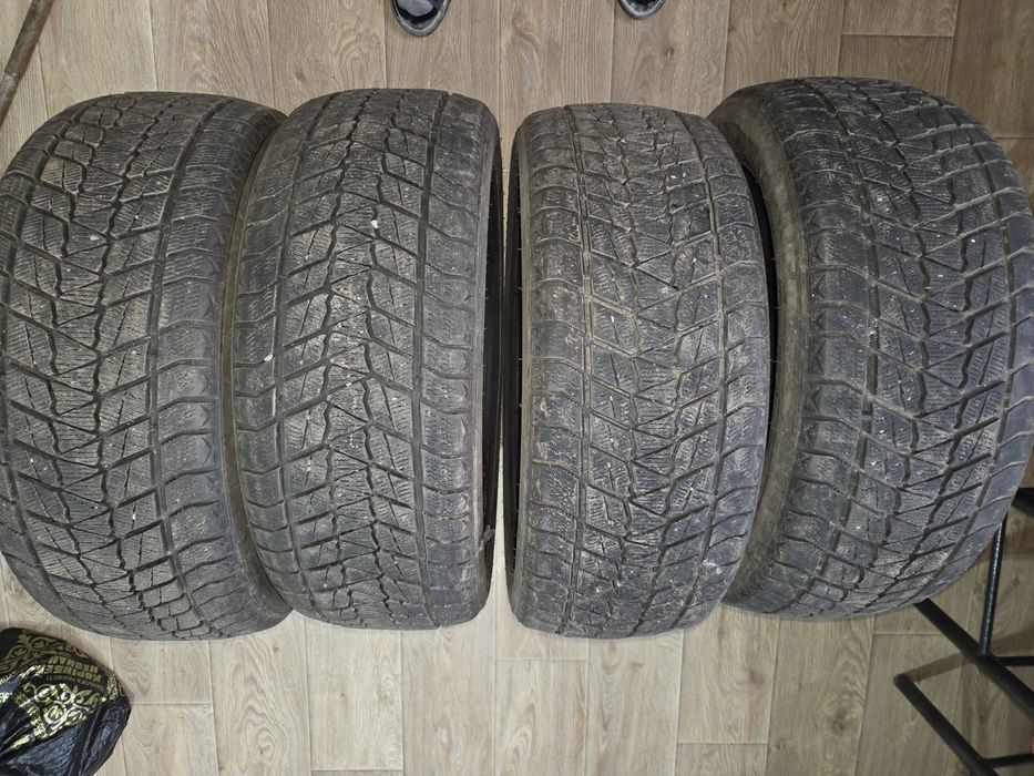 Продам шины б/у 4 шт 245/45  R20  зима состояние отличное проехали не