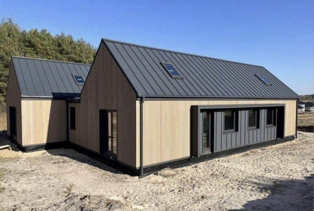 Casa, garaje auto, containere pe structura metalica si panou sandwich