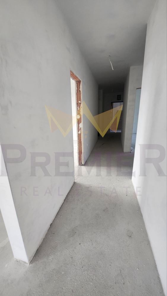 Продава се Четиристаен апартамент в Варна, Бриз - 166 кв.м за 2049 €/кв.м - Снимка #9