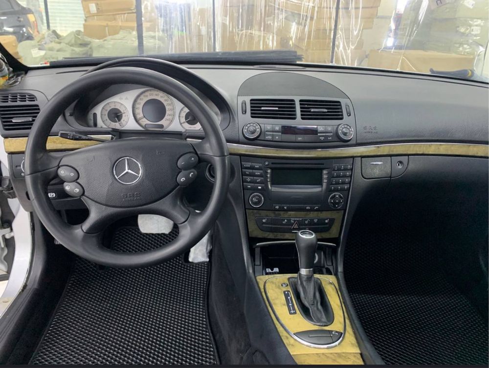 Продаетса мерседес бенз w211 E200