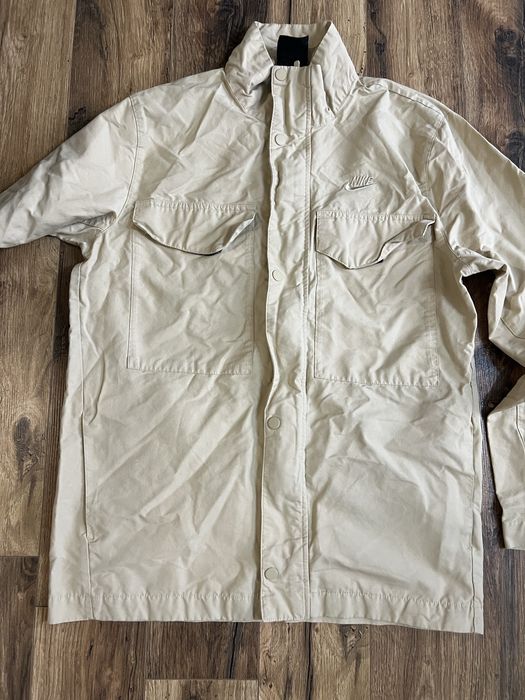 Nike Sportswear size M