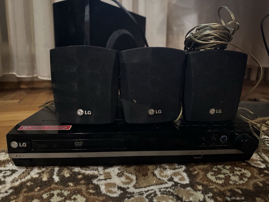 Продавам Домашно кино LG