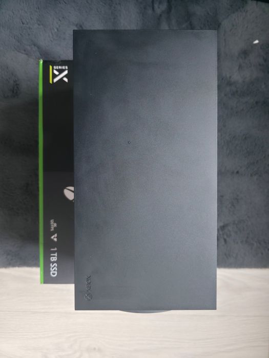 Se vinde Xbox series X + Căști Xbox wireless