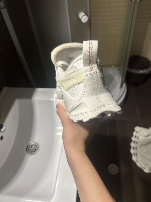 Vand Off White Odsy 1000