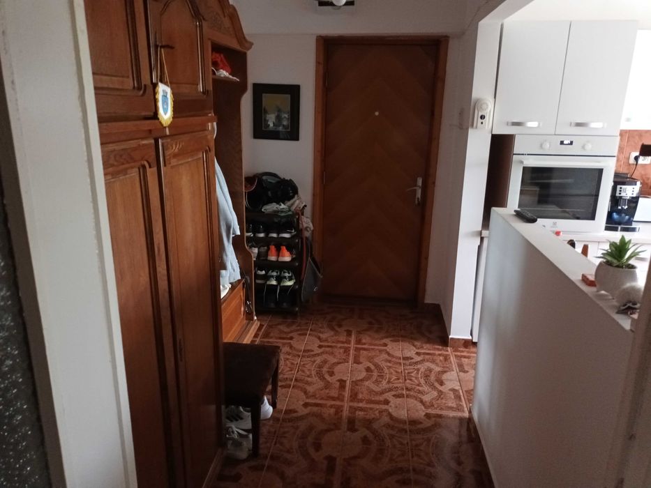Vand Apartament 2 camere zona centrala Ineu
