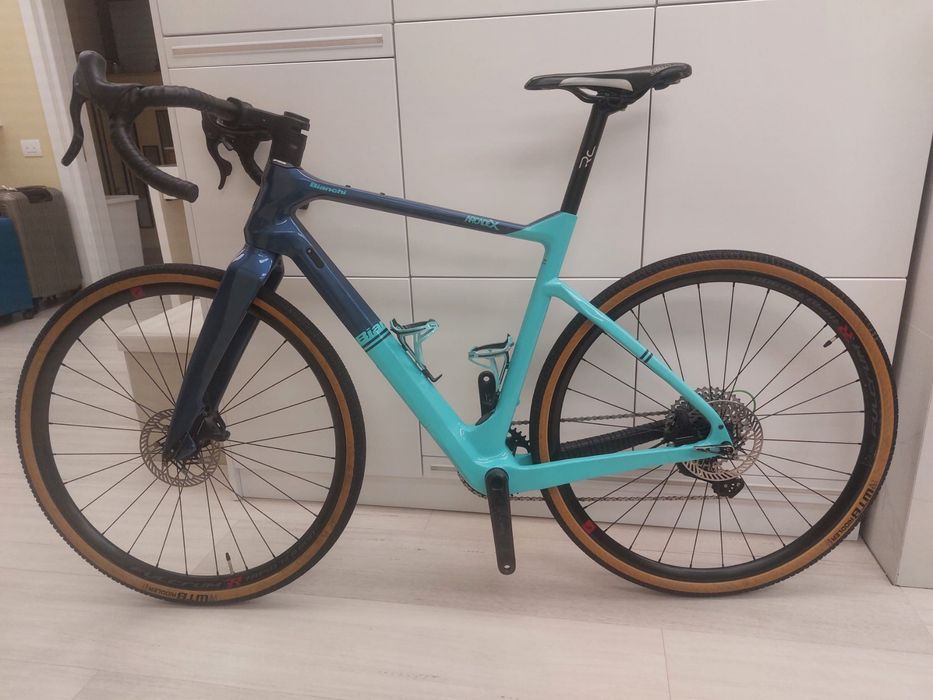 Bicicleta Bianchi Arcadex Carbon