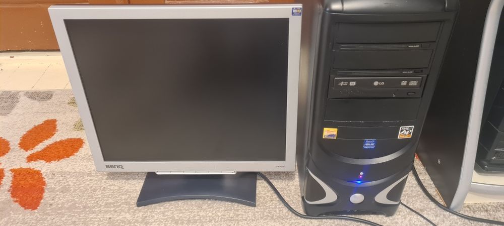 Calculator PC cu monitor