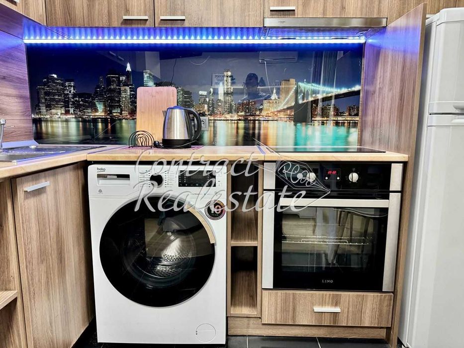 Дава се под наем Едностаен апартамент в Варна, Център - 30 кв.м за 306 € - Снимка #2