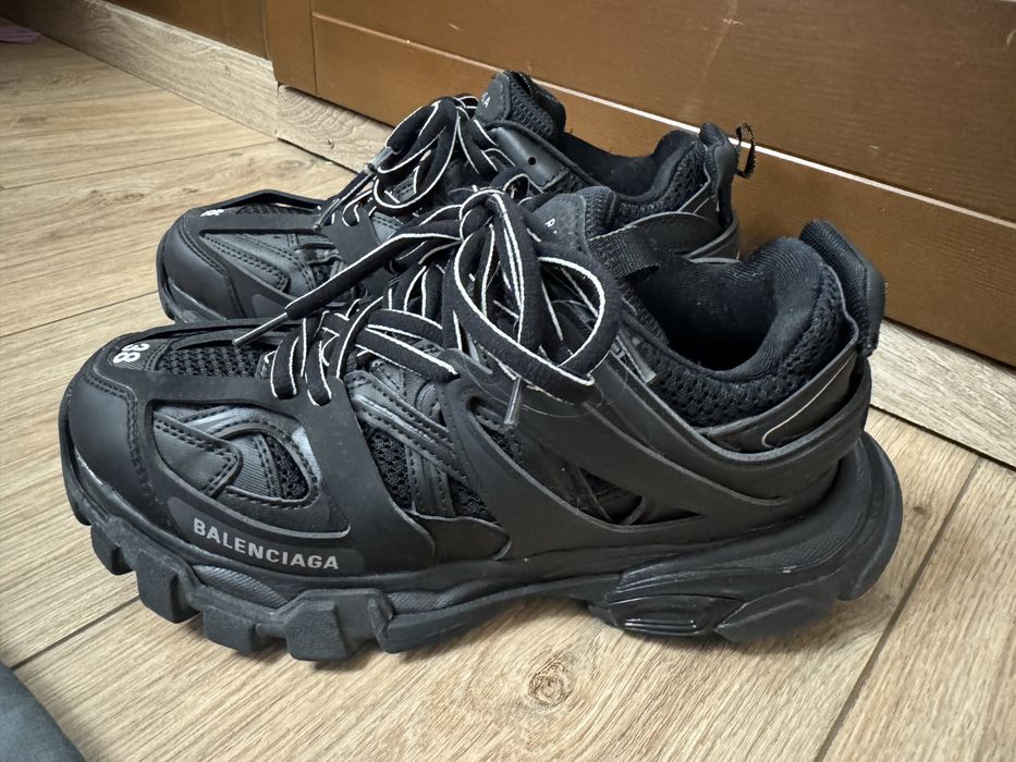 Balenciaga track 38
