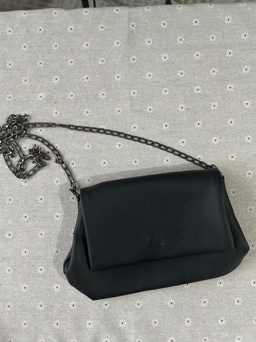 Прлдается сумочка