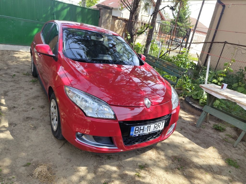 Vand Renault Megane 3!!!1.5 dci 90 cp