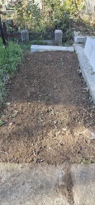 Vand loc Veci  Cimintirul Ghencea civil .. 1×3 pret 5000 Euro