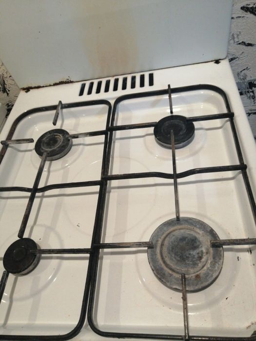 Продам газовую плиту
