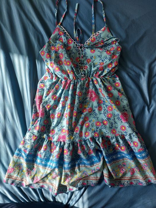 Дамски     рокли по 20 лв