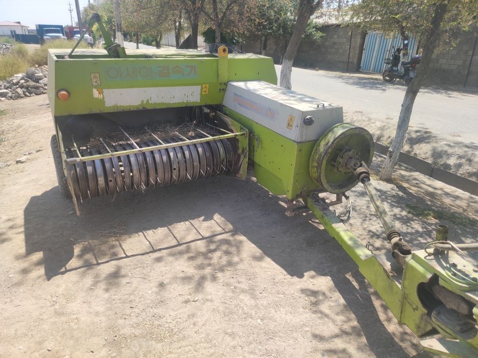 Traktor va prespadbor sotiladi