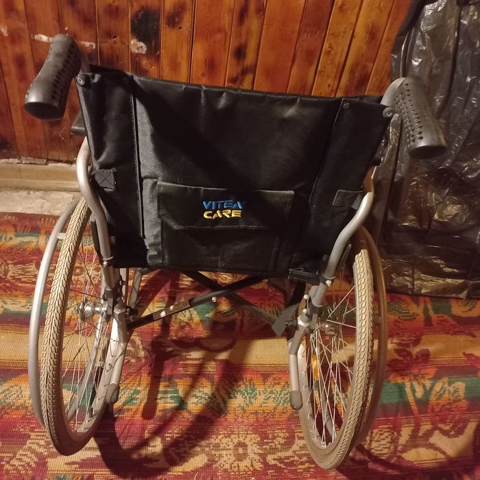 инвалидна количка.