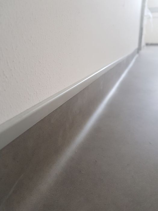 Плинтус для релина