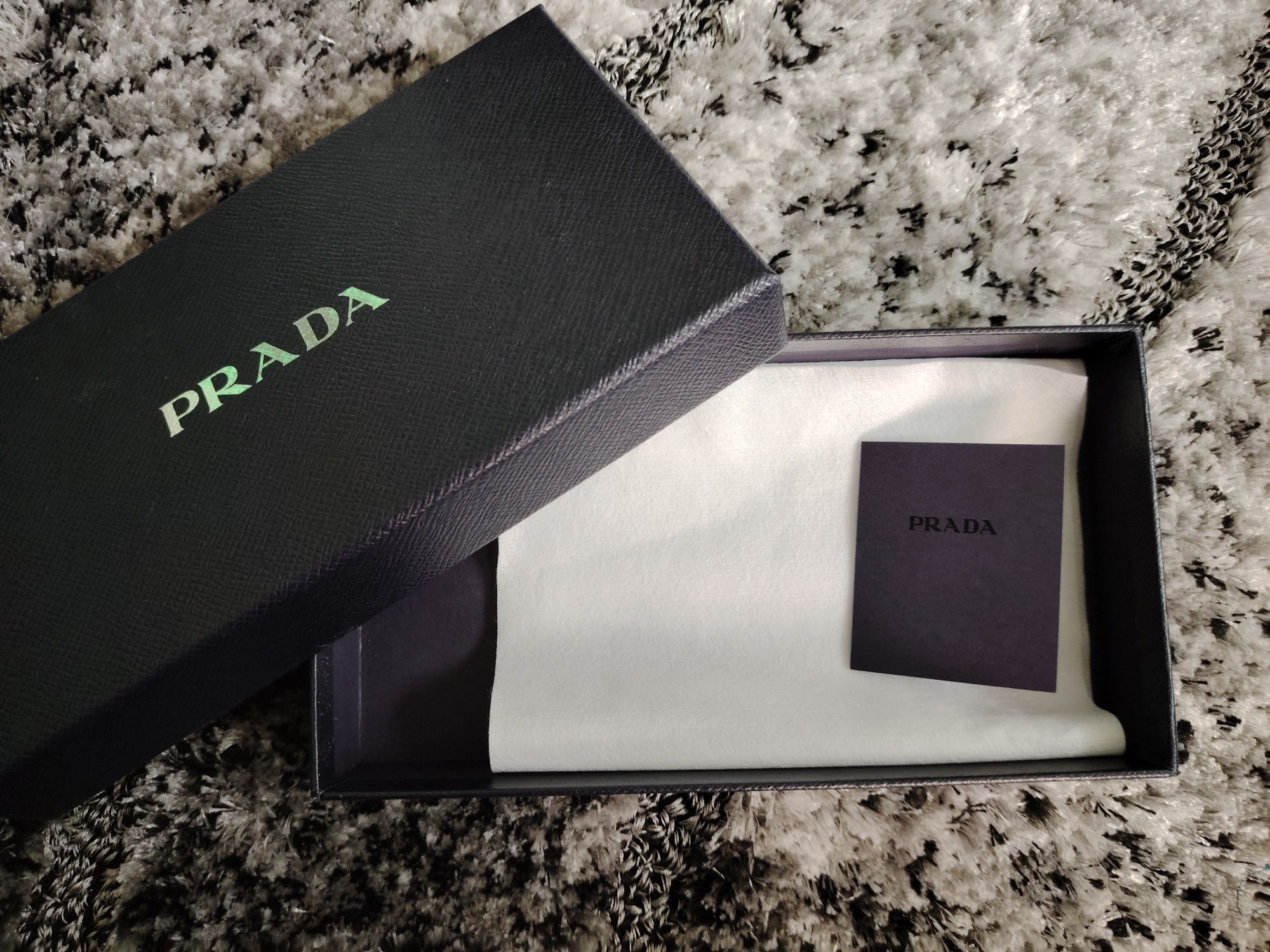Cutii Prada. Diferite marimi