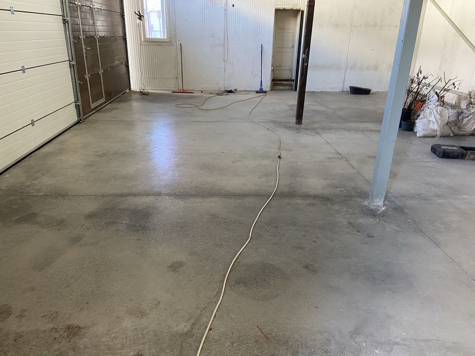 Inchiriez hala 160 mp sapa elicopterizata curte 2 bai birou depozit