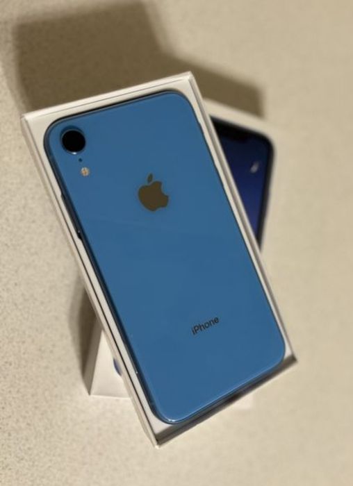 Продам iPhone XR
