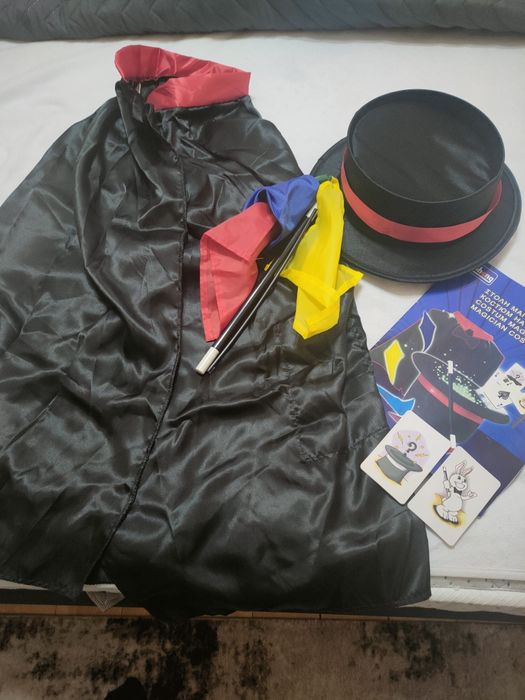 Хелоуински костюм на фокусник