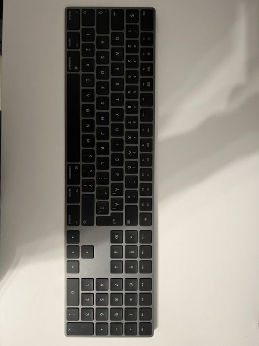 Tastatura Apple, varianta black!