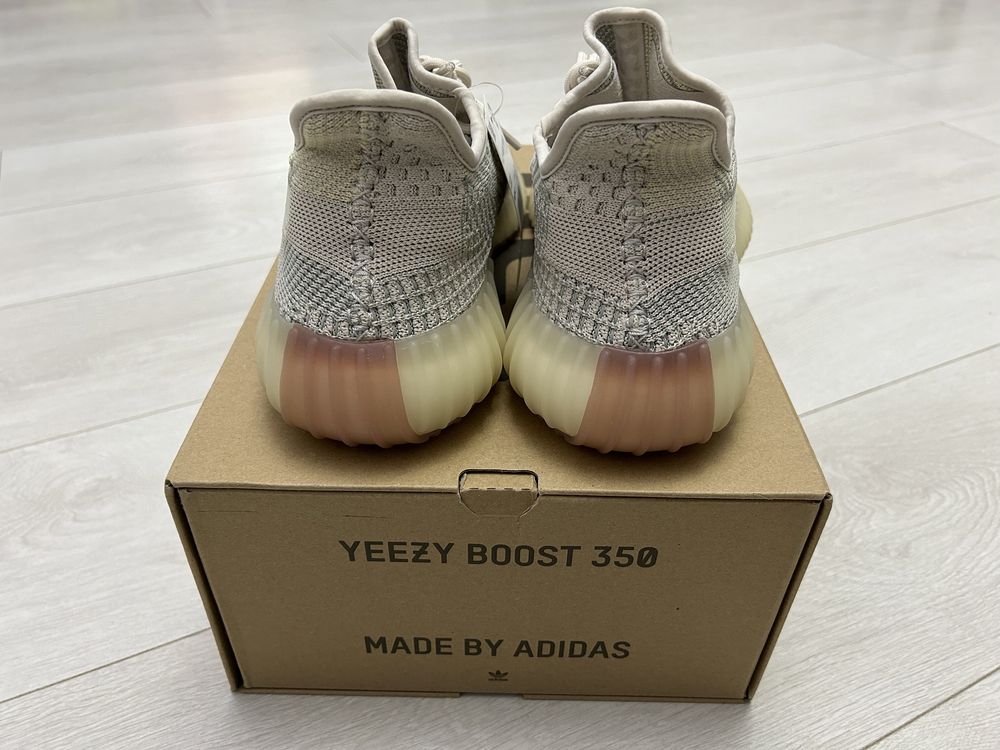 Vand adidasi YEEZY 350 V2, originali, noi la cutie