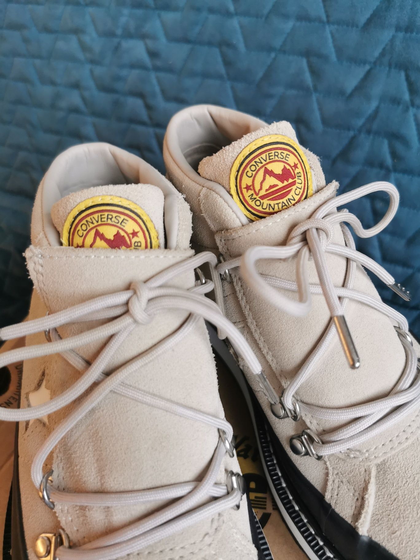 Уникални боти Converse