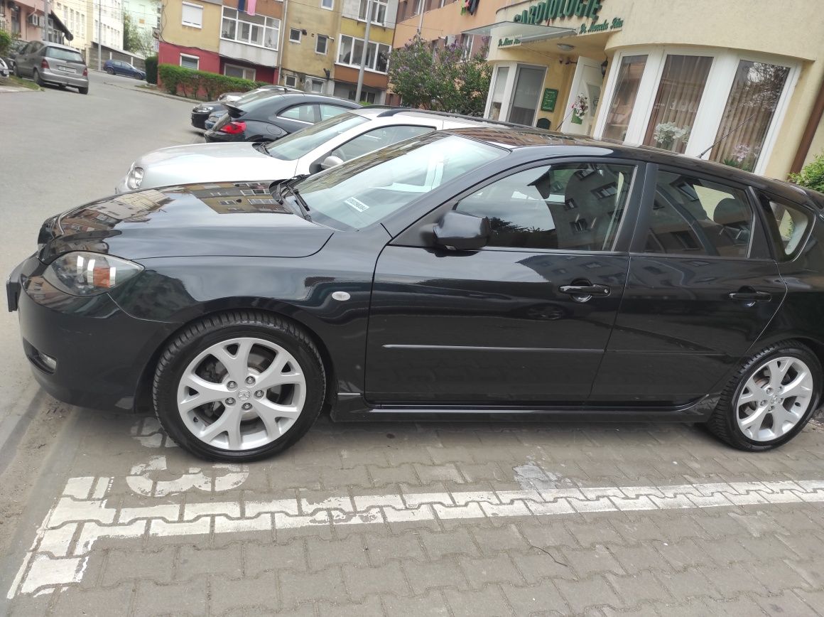 Vând Mazda 3 motor 2 L benzina