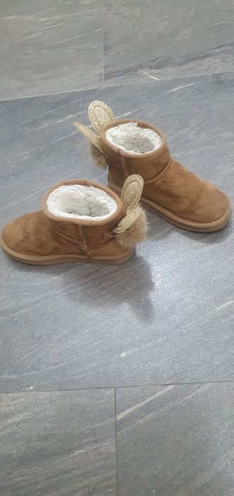 Ghete fetite stil ugg