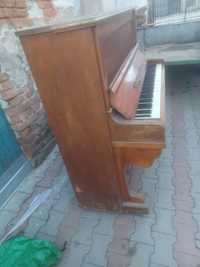 Vând pian vechi antic
