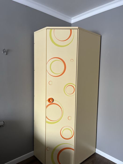 Продам шкаф в детскую или спальню