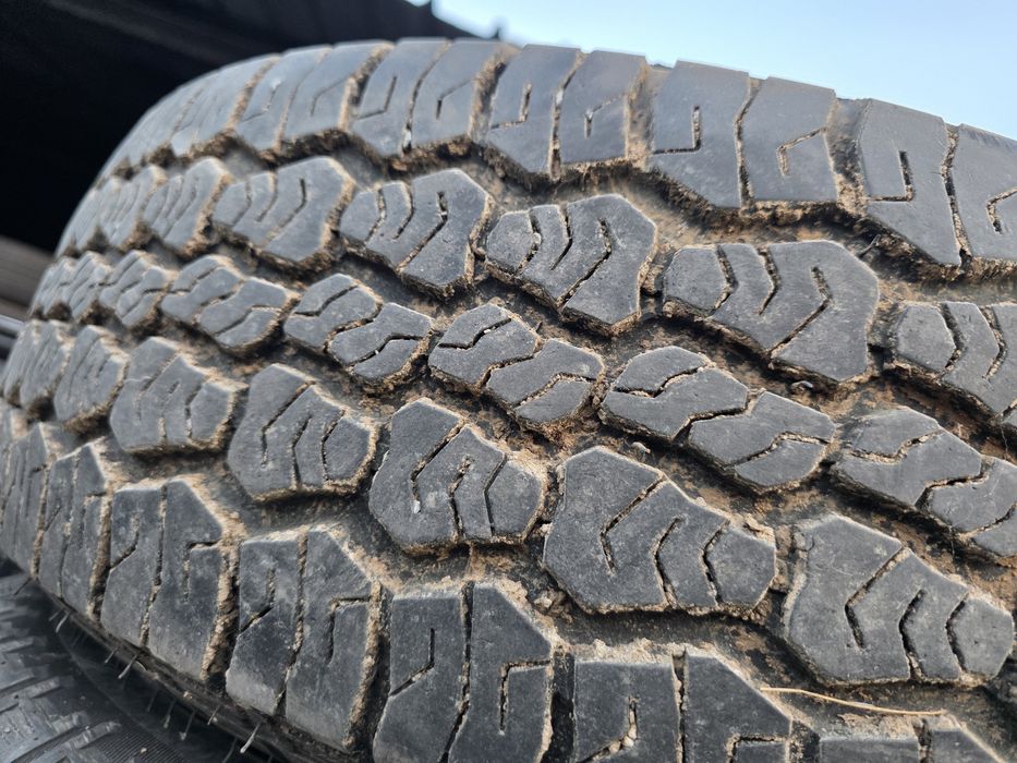 4бр Всесезонни гуми 235 75 15- Tracmax