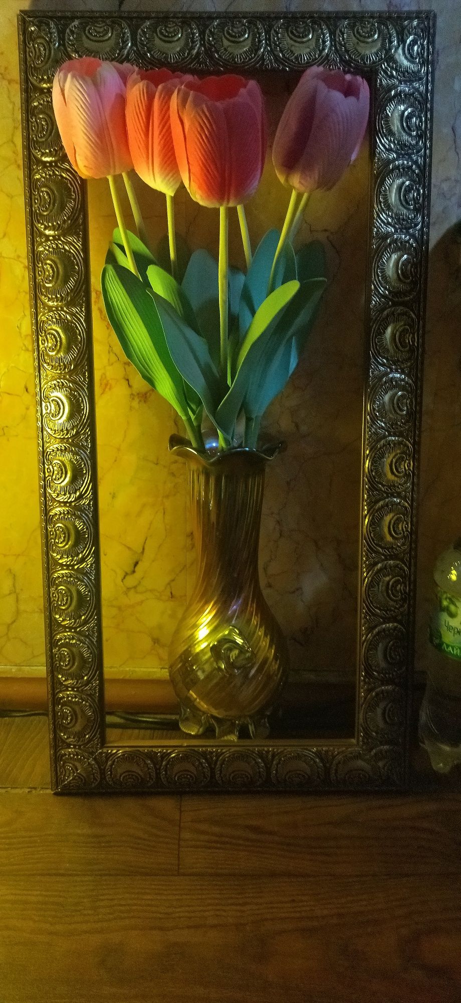 Пальмы Фарстера, цветы.