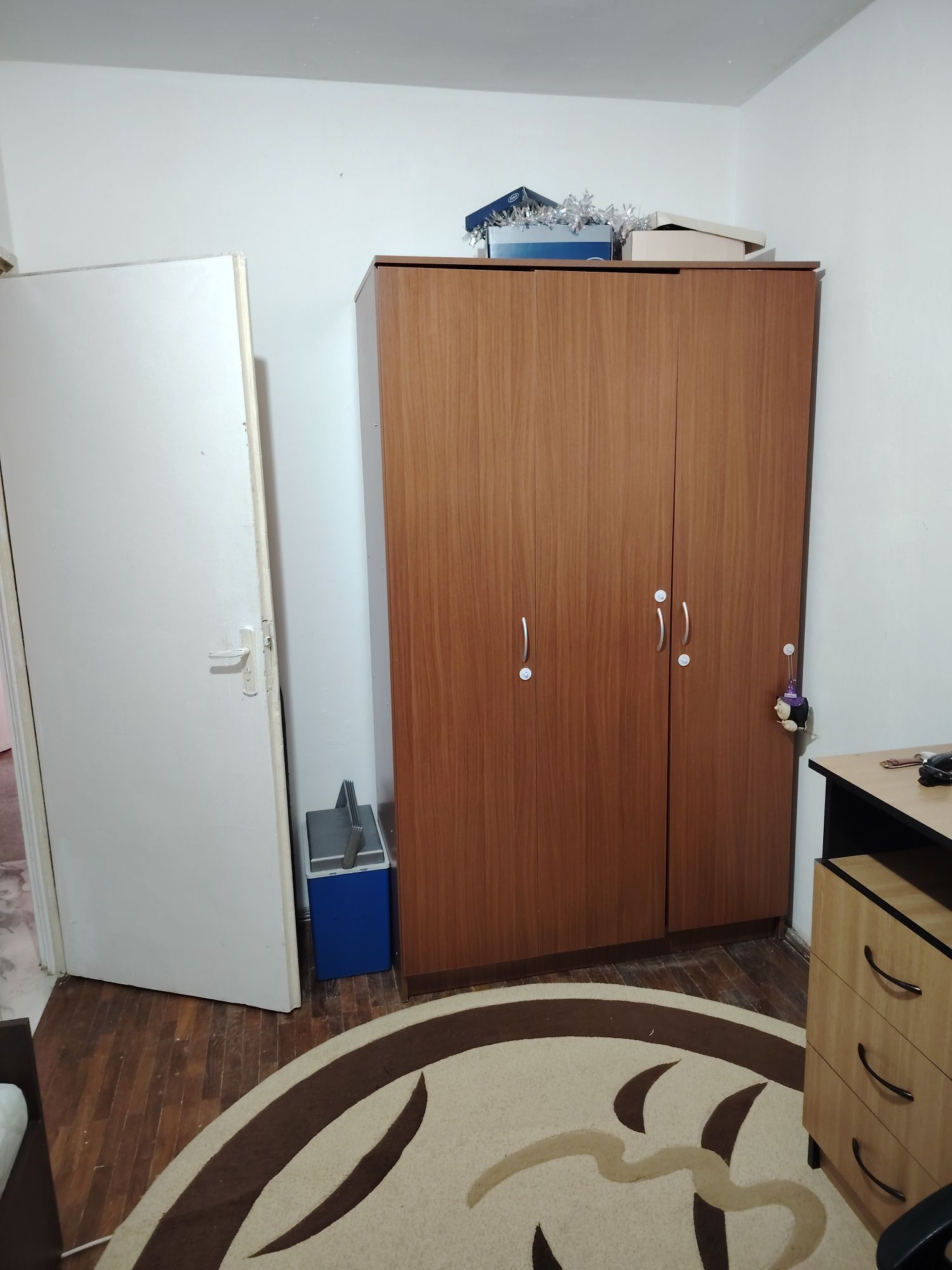 Închiriez Camera in apartament