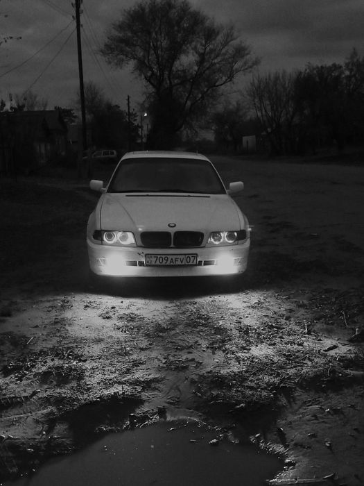 Продам БМВ Е38 м60 б30