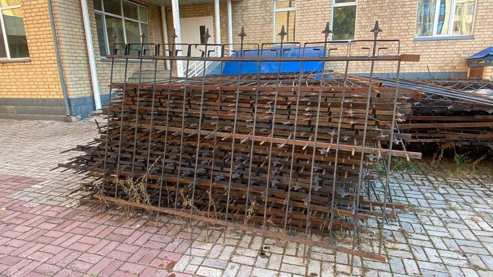 продам забор металлический дешево