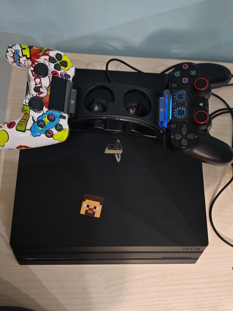 Продавам Конзола PS4 pro
